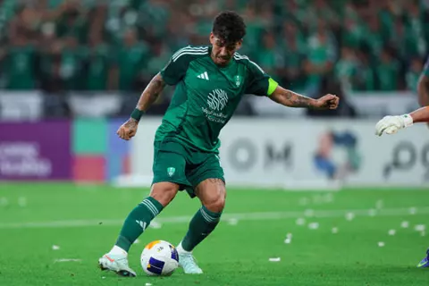 تقارير: أهلي جدة يتوصل إلى اتفاق لبيع فيرمينو إلى السد القطري